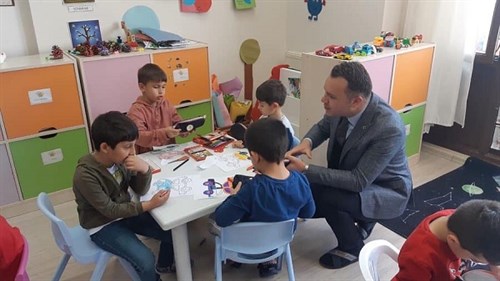 Kaymakamımız Sayın Yakup PAPAKER, Mahir Tevruz Anaokulunu Ziyaret Etti. 