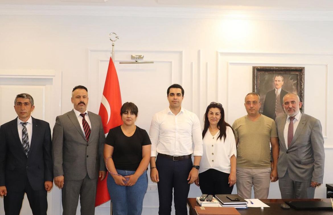 Kaymakamımız Sayın Resul Tutay Göreve Yeni Seçilen Muhtarlar Derneği Başkanını Makamında Kabul Etti
